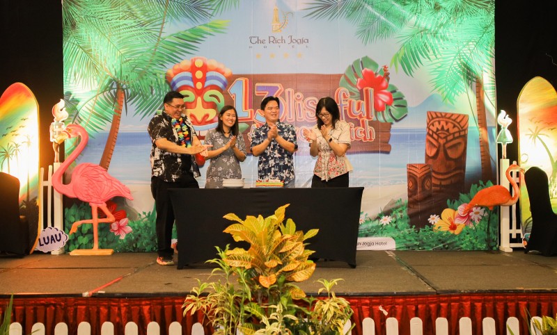 The Rich Jogja Hotel Rayakan Ulang Tahun ke-13 dalam Semangat Berbagi: “13lissful AnniversaRich”