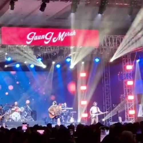 Sukses! Sahid Live Intimated Concert with Iwan Fals & Band Dihadiri Ribuan Penggemar
