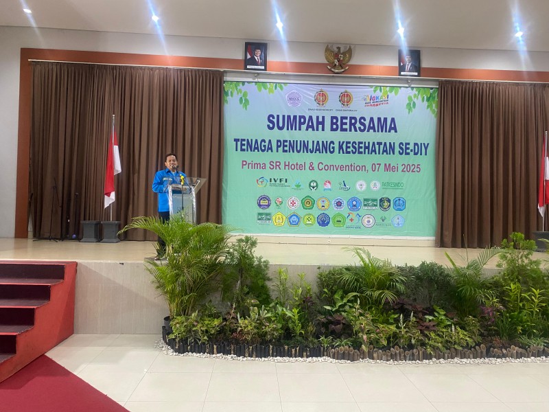 RATUSAN LULUSAN SMK KESEHATAN SE-DIY DIAMBIL SUMPAH SEBAGAI TENAGA PENUNJANG KESEHATAN