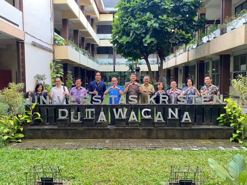 Pendidikan Nggak Bisa Sendirian—UKDW & BPK Penabur Buktiin  Bareng-Bareng!
