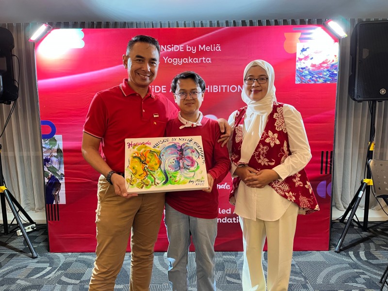 Kemerdekaan dalam Karya: INNSiDE by Melia Yogyakarta Gandeng Hanenda Foundation Gelar Pameran Seni Bersama Teman Seniman Difabel