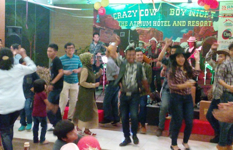 Nuansa Coboy Berlangsung Meriah di The Atrium Hotel And Resort Yogyakarta