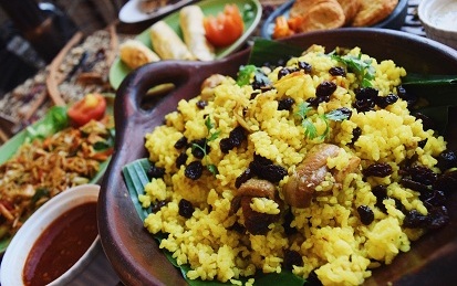 Makan Siang Dengan Menu Asia Disajikan Oleh The Alana Hotel Yogyakarta