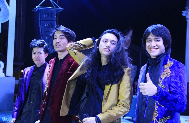 Kevin and The Red Rose  semarakan “The Carnival” di Jogja City Mall