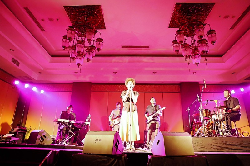 Makin Eksis, The Phoenix Hotel Tampilkan Penyanyi Jazz Belanda