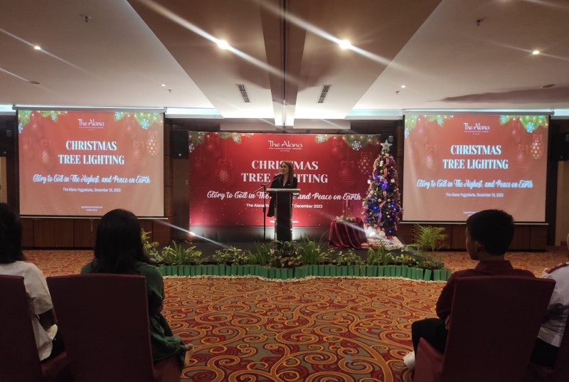 The Alana Yogyakarta Rayakan Christmas Tree Lighting Ceremony Bersama Tunas Harapan Boys Home
