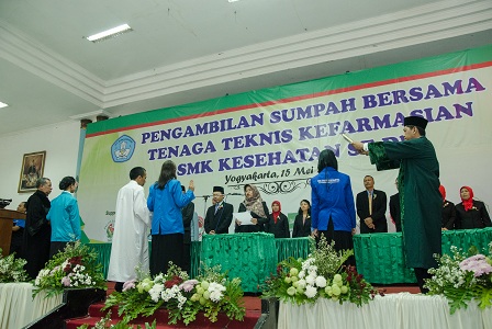 Pengambilan Sumpah Bersama Tenaga Teknis Kefarmasian SMK Kesehatan se DIY