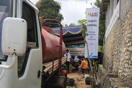 Lazis PLN Bantu 35 Tangki Air Bersih dan 400 Sembako Bagi Warga Gunung Kidul