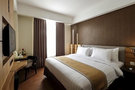 2 Tahun LYNN Hotel Berbagi Bersama Dengan Masyarakat