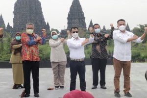 Foto_2_-_Peresmian_Pos_Pelayanan_Vaksinasi_COVID-19_Drive_Thru_Halodoc_di_Candi_Prambanan.JPG