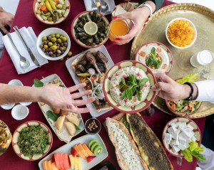 sheDXBSIrf-843334-Iftar_food_pictures-High.jpg